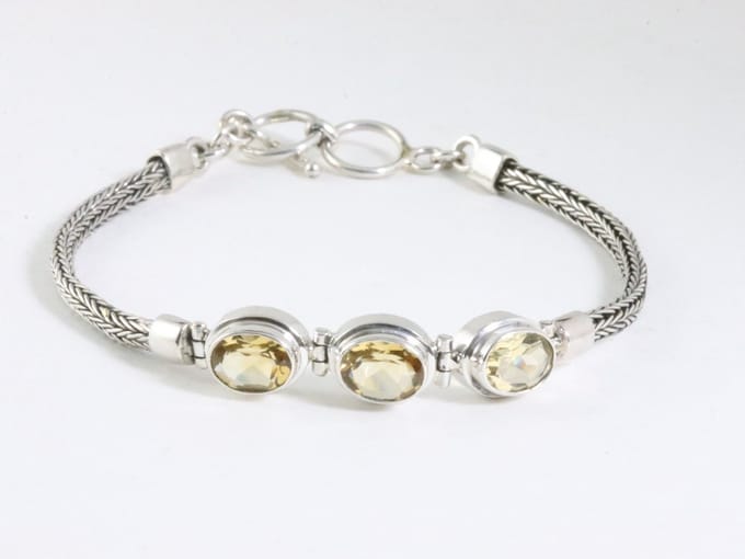 Traditionele zilveren snake armband met citrien