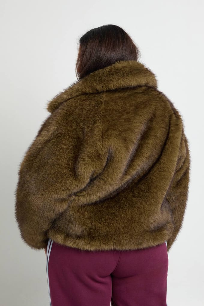 boohoo Dames Plus jasje met kraag van nepbont | Green | Maat: 28