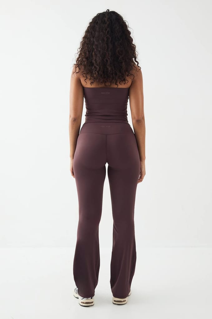 Dames DSGN Studio Sports Ultra Sculpt Hoge Taille Wijduitlopende Legging | Chocoladebruin | Maat: Medium