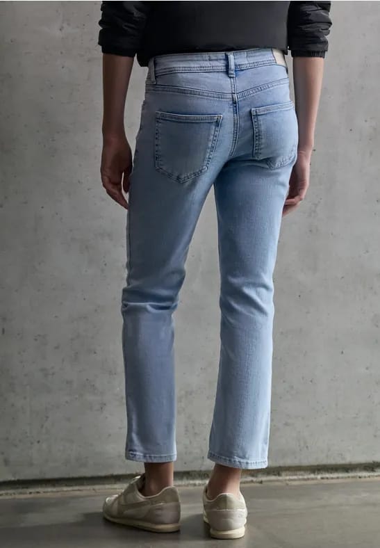 Straight Legs jeans