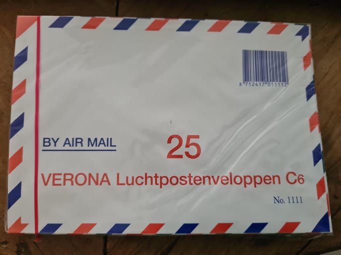 Verona 25 luchtpostenveloppen C6 wit met rand