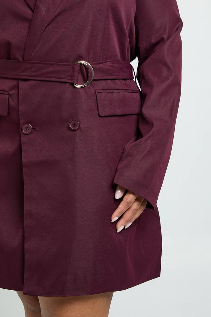 boohoo Dames Plus D-Ring Strikriem Blazerjurk | Plum | Maat: 16