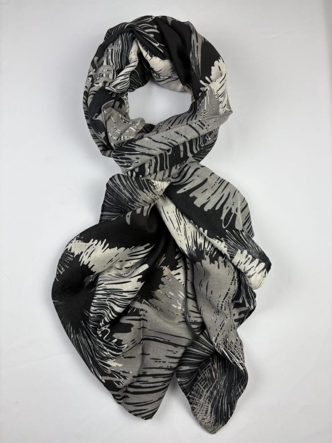 Nette dames sjaal met paardenbloem print 50% katoen en 50% viscose
