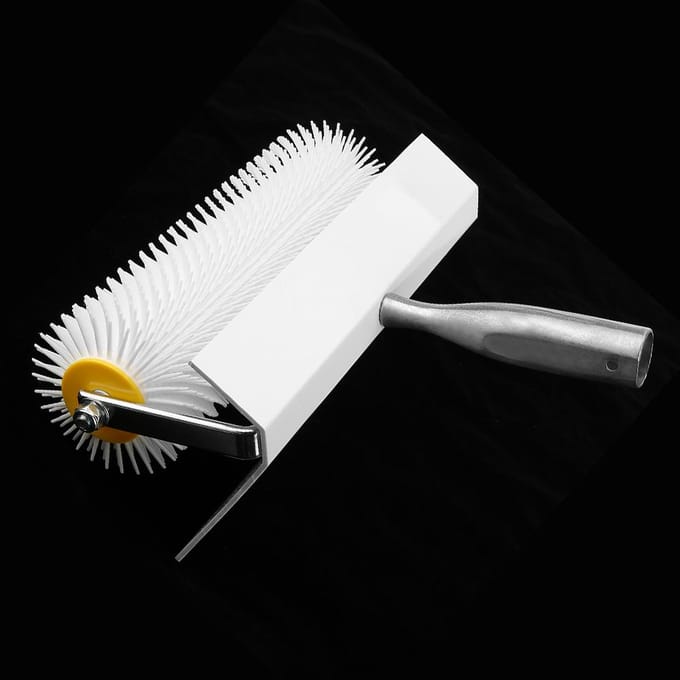 Rouleau Aérateur à Pointes 250mm Latex Auto-Nivelant Lisseur de Ragréage Sol white
