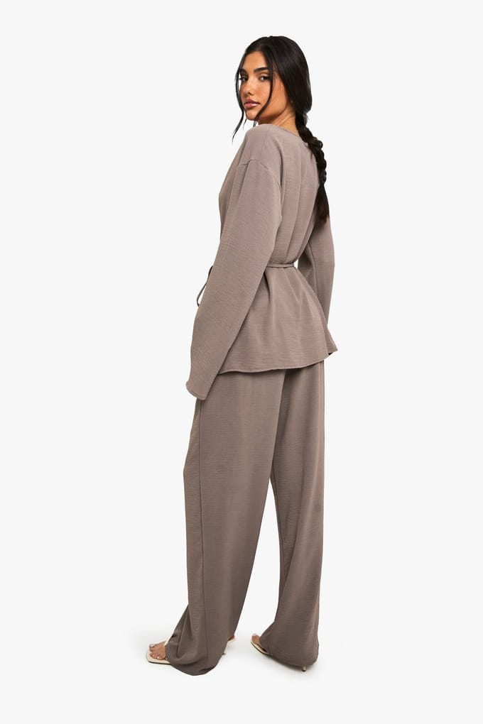 boohoo Dames Geweven Broek met Elastische Taille en Wijde Pijpen | Mokka | Maat: 44