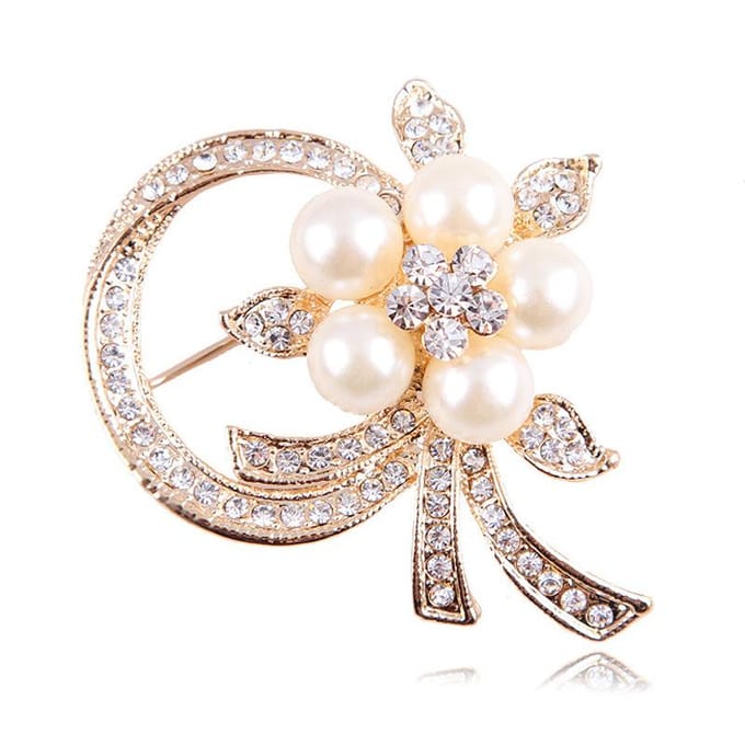Broche couronne de perles et strass tendance, accessoire polyvalent pour femme white