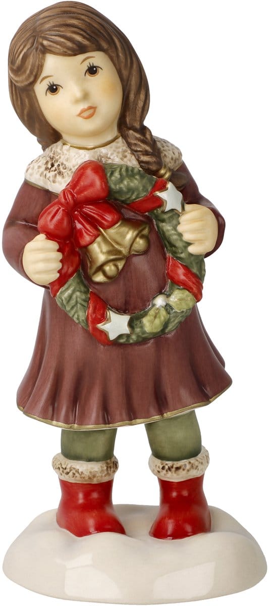Goebel - Kerst | Decoratief beeld Meisje - Een krans voor Advent | Aardewerk - 14cm - 2025