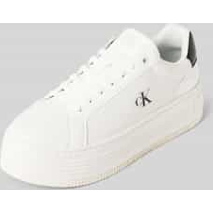 Sneakers met vetersluiting