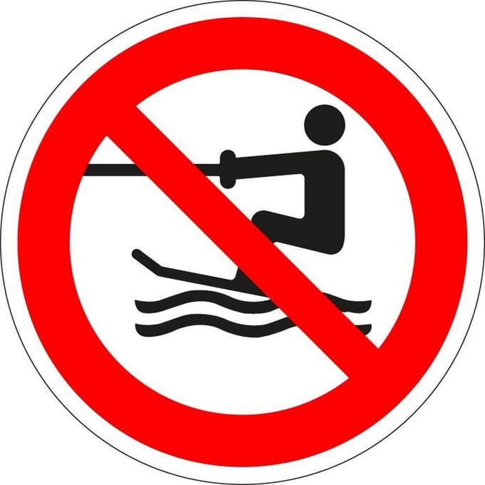 Geen voortgetrokken wateractiviteiten sticker - ISO 7010 - P058 200 mm