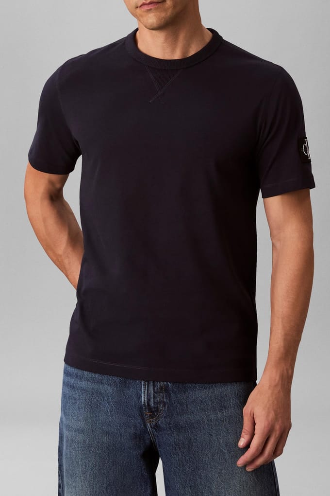 Calvin Klein Badge Regular Tee Night Sky Taglia: S | Magliette basic Outlet | Uomo | Nero