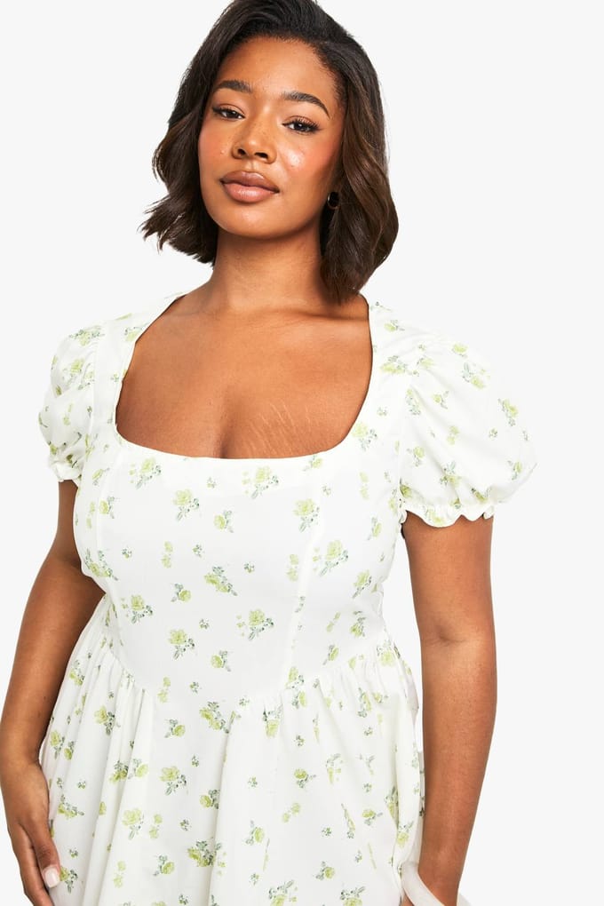 boohoo Dames PLUS PUFF MOUW DITSY MELKMEISJE JURK | Ivory | Maat: 28