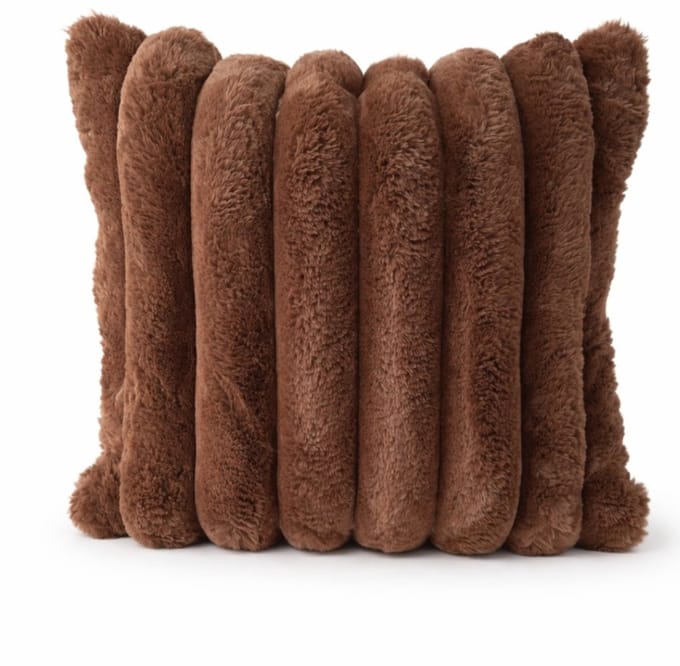 Sierkussen - rib - dark chocolate - faux fur - 50x50