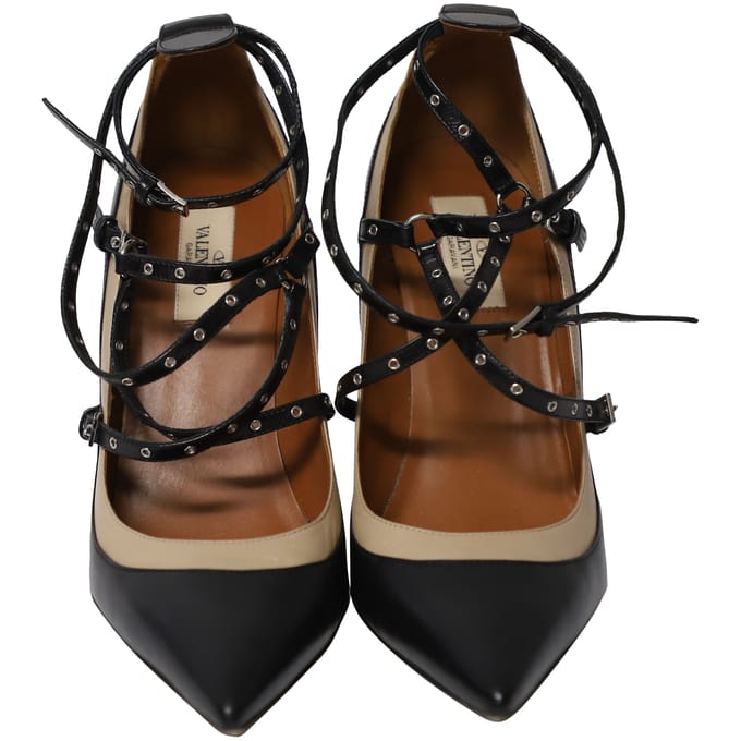 Valentino Studs Grommet Pumps in Zwart Leer