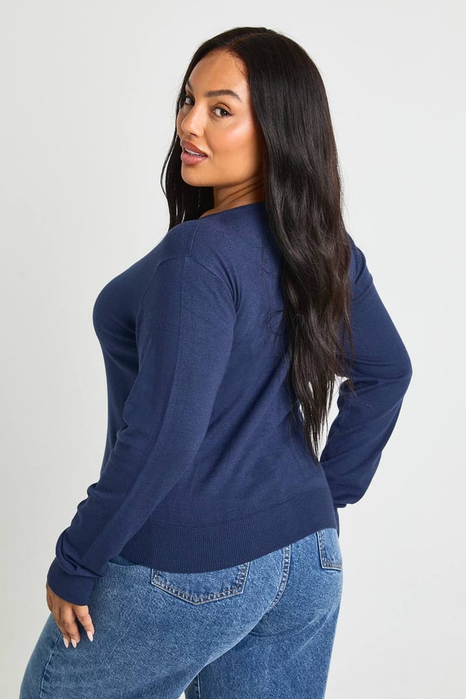 boohoo Dames PLUS RONDE HALS KNOOPDOORLOOP CARDIGAN | Navy | Maat: 22