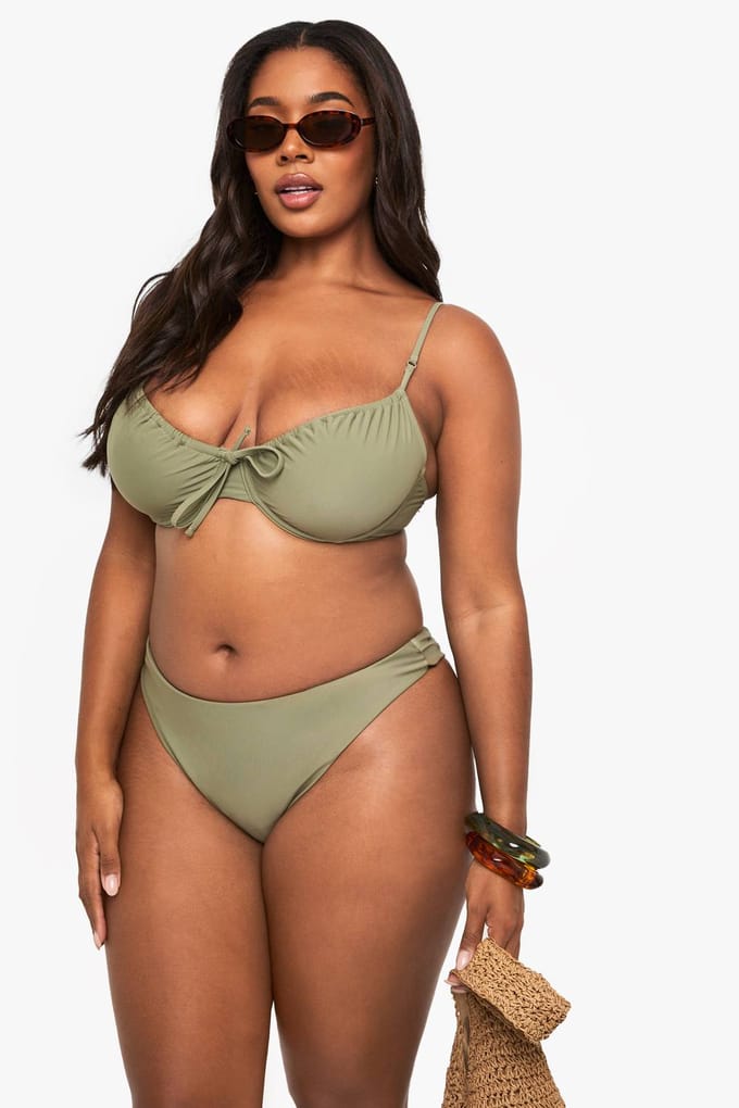 boohoo Dames Plus Swimwear Essentials Bikini Top met beugels | Kaki | Maat: 56