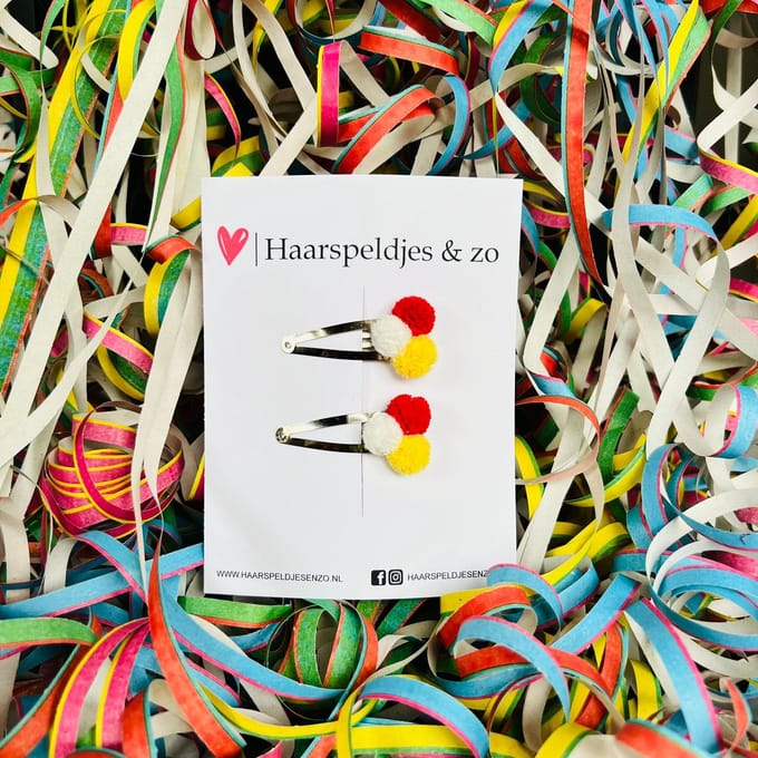 Oeteldonkse pompons op klikklakspeldjes - carnaval - 5 cm speldjes