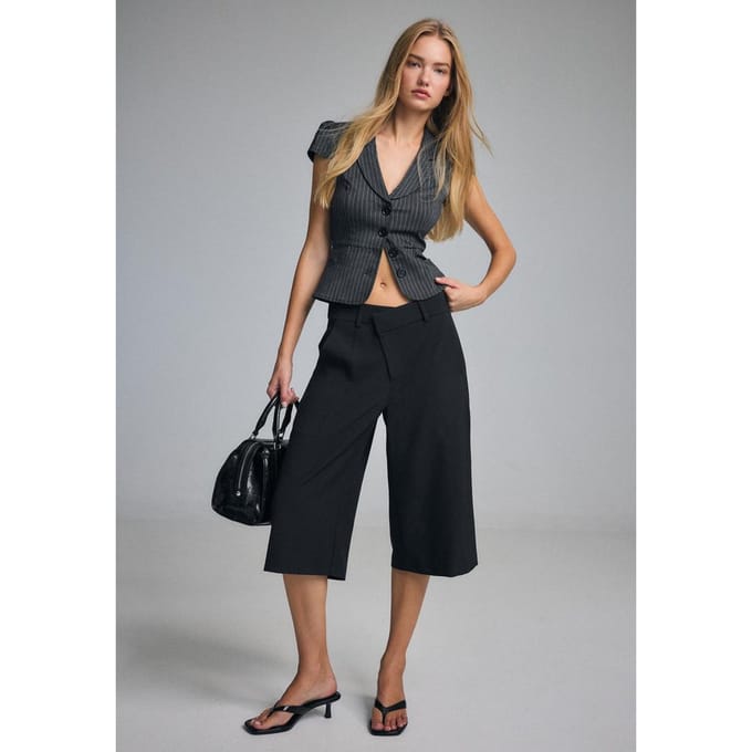 Stradivarius Nette bermuda met gekruiste taille  Zwart 34