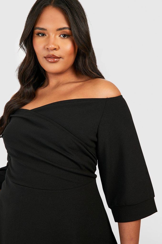 boohoo Dames Plus Scuba Bardot Peplum Top | Black | Maat: 28