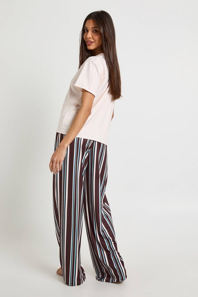 boohoo Dames Gestreepte Oversized T-Shirt & Broek Pyjama Set | Brown | Maat: 8