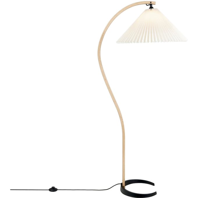 Gubi Timberline vloerlamp, houten frame, kap van wit canvas