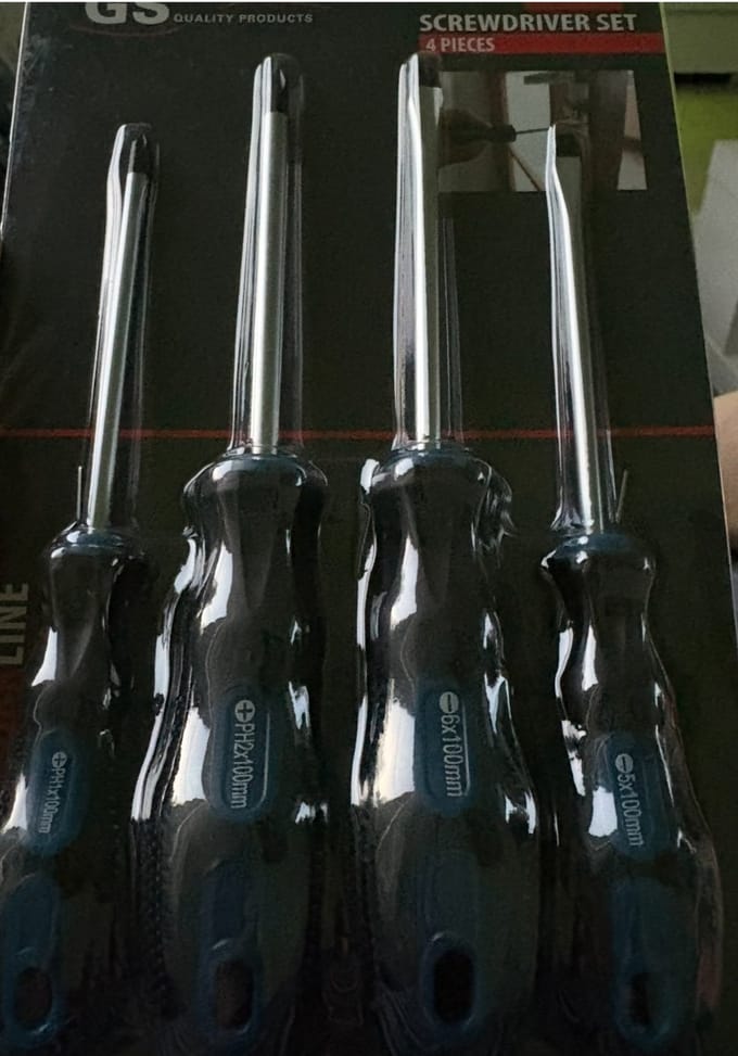 Schroevendraaierset – Plat & Kruiskop – 4-delig – 100mm – Ergonomisch Handvat