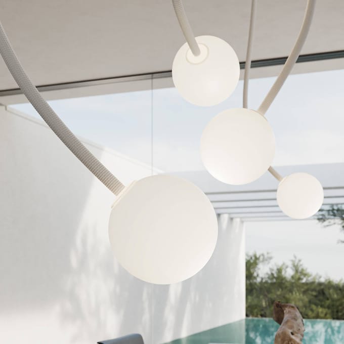 Karman Moony plafondlamp, wit, Ø 15 cm, hoogte 140 cm, glas