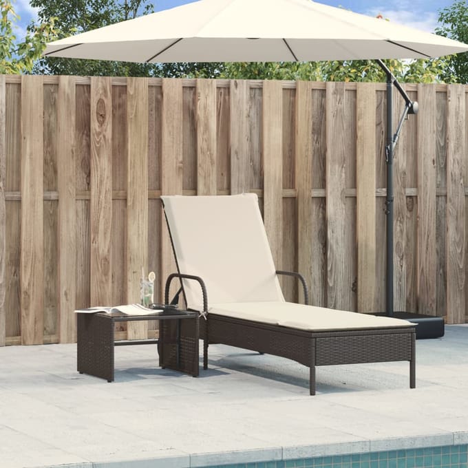 vidaXL - Ligbed - met - wielen - en - kussen - poly - rattan - zwart