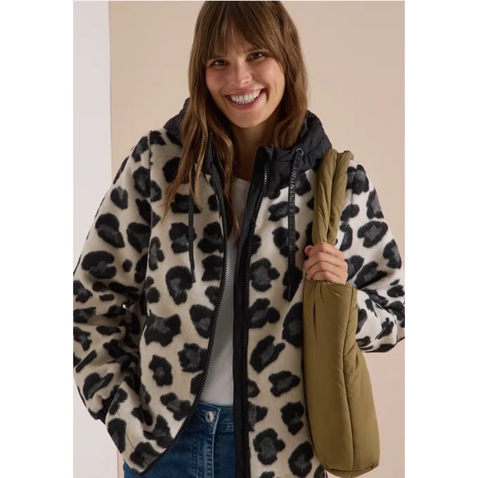 Jas met wol en luipaardprint