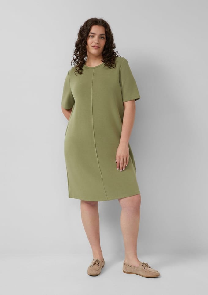 Vrouwelijke jurk van gemengde modal met ribbels en ronde hals s.Oliver