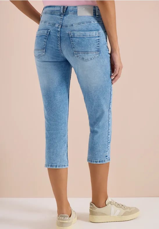 3/4 Slim Leg jeans in casual fit