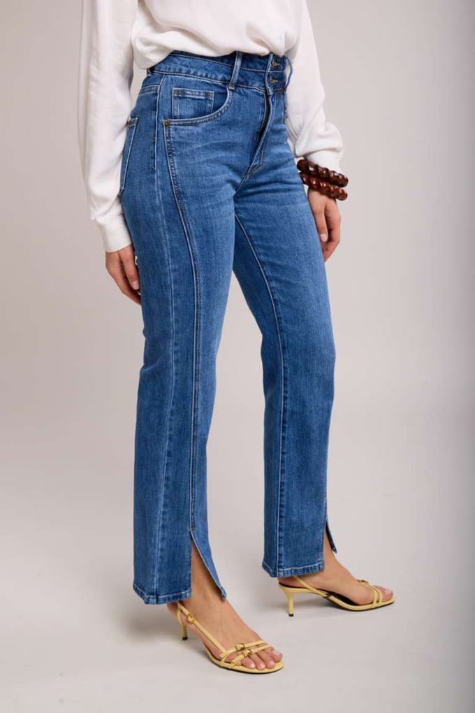 Toxik3 - Jeans met split en dubbele knoop