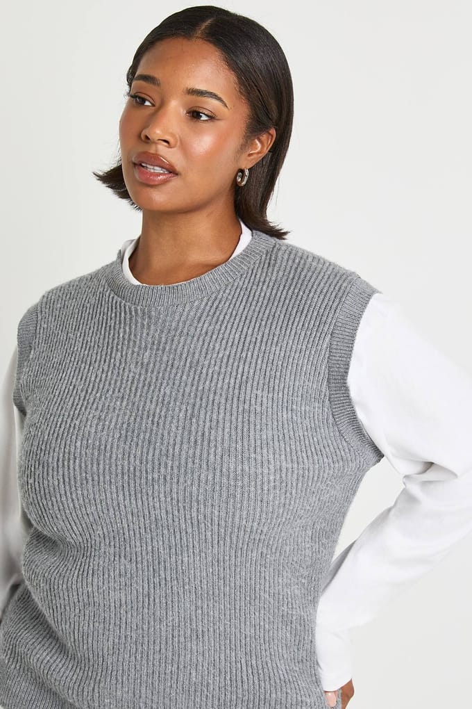 boohoo Dames Plus gebreid vest met ronde hals | Charcoal | Maat: 28