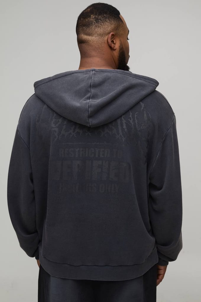 Plus Oversized Boxy Exclusieve Slogan Gothic V-hals Ruwe Zoom Bedrukte Gewassen Hoodie | Washed Black | Size 2XL