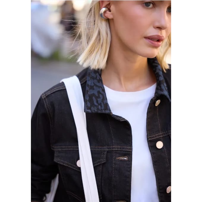 Jeansjasje in rinsed-look met kraag