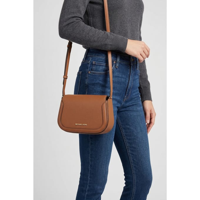 Michael Kors Small Saddle Crossbody Luggage Maat: OS | Schoudertassen Outlet | Dames | Bruin