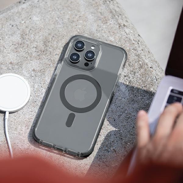 UNIQ Combat Serie - Telefoon Hoesje - Magclick - Zwart - iPhone 14 Pro