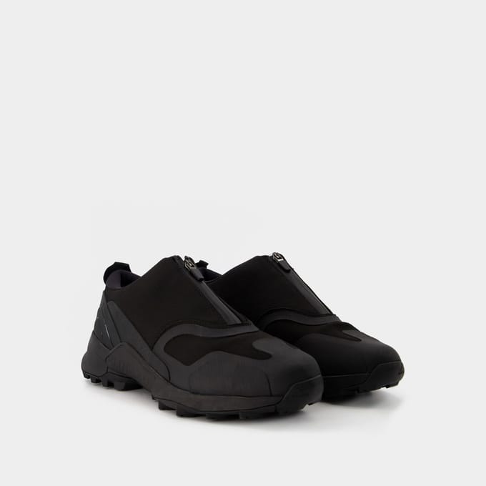 Swift R3 GTX Sneakers in Zwart Stof