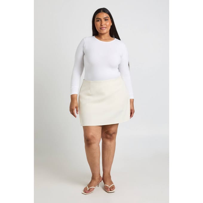 boohoo Dames Plus Getailleerde Skort | Ecru | Maat: 22