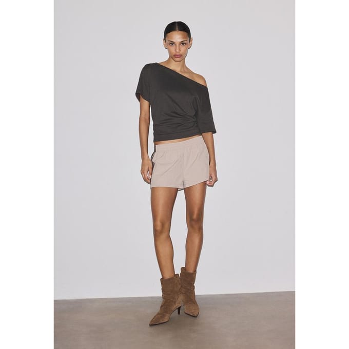 Stradivarius Top met korte mouw, boothals en plooien  Bruin M
