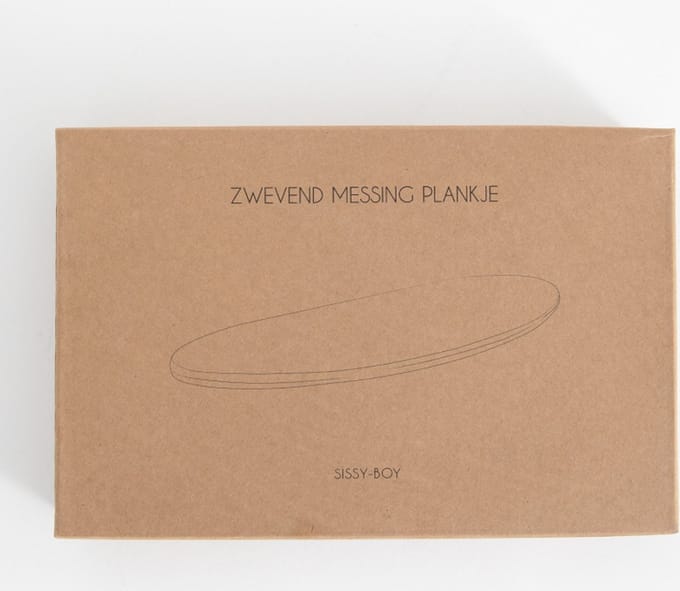 Sissy-Boy - Klein goudkleurig zwevend messing plankje
