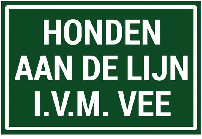 Honden aan de lijn ivm vee sticker | 18 x 12 cm