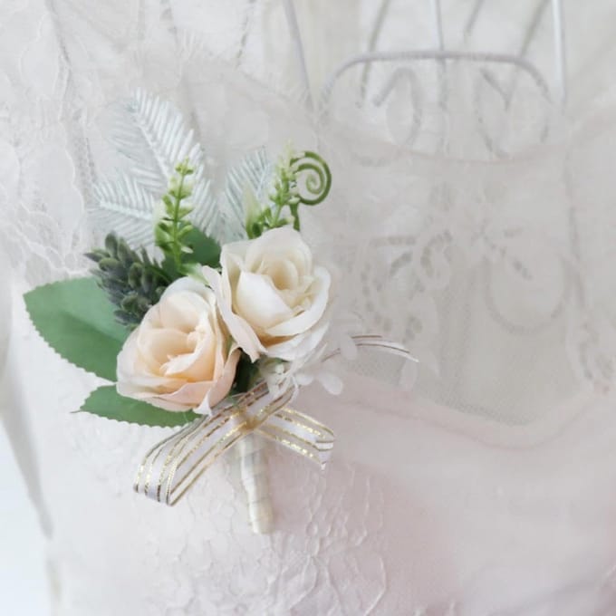 Bruidscorsage Rozen - Trouw Accessoire - Bruiloft Versiering - Bevestiging met clip - 9 x 14 x 5 cm