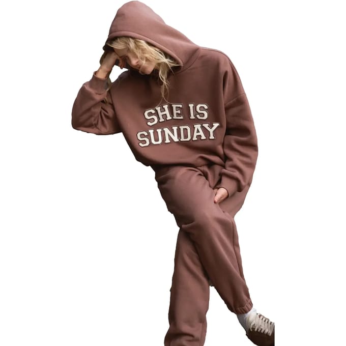 Dames Hoodie She is Sunday Z Kapturem