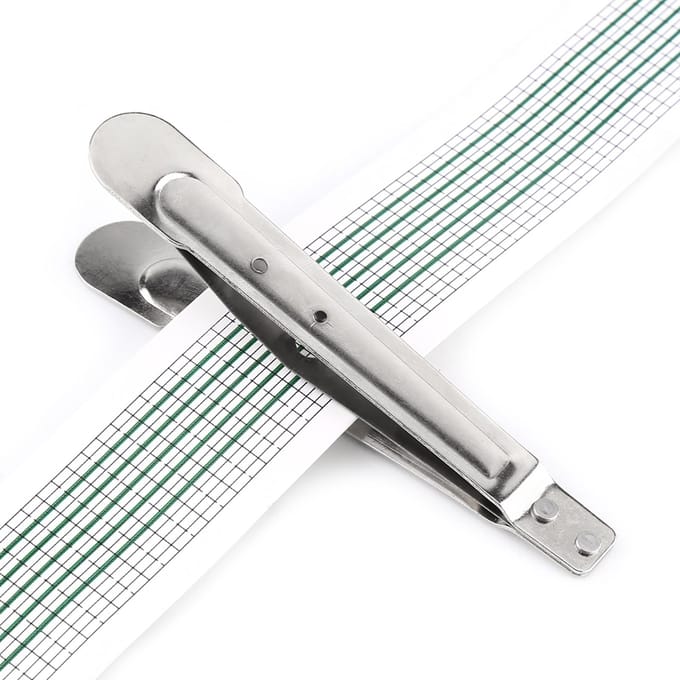 DIY Tune Handkurbel 15-noten Muziekdoos Mechaniek   Gatenponser   20 Papieren Stroken white