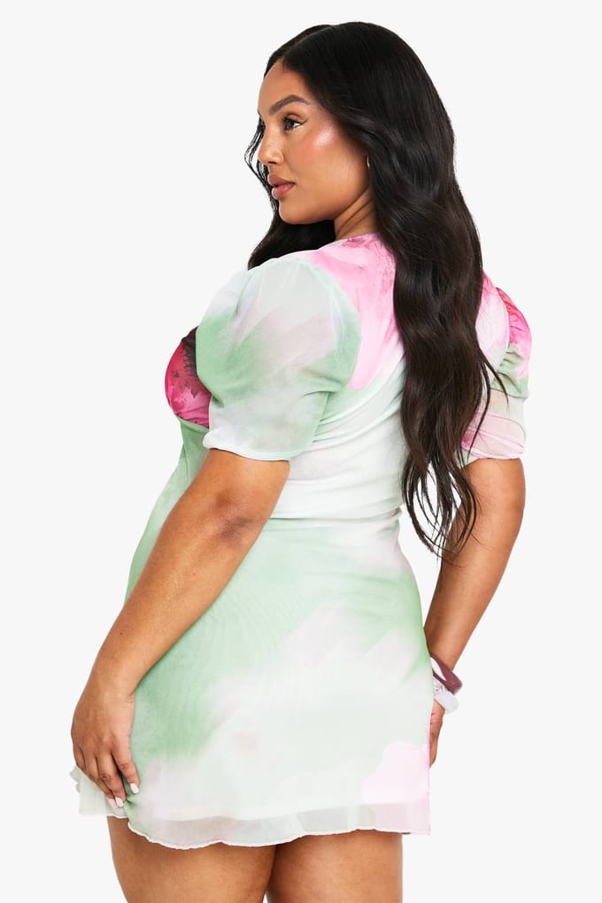 boohoo Dames Plus Bloemenmesh Mini-jurk met Pofmouwen | Mint | Maat: 16