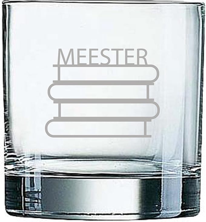 Gegraveerde Whiskeyglas 38cl Meester met boeken