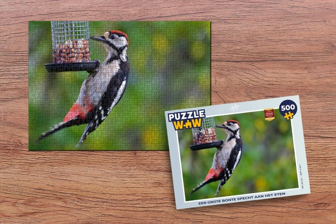 Puzzel Een grote bonte specht aan het eten - Legpuzzel - Puzzel 500 stukjes