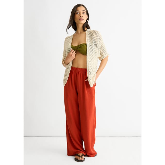 Beige haakvest met rand tot rand
