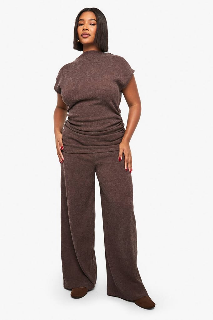 boohoo Dames Plus getextureerde wijde pijpbroek | Chocolate | Maat: 20