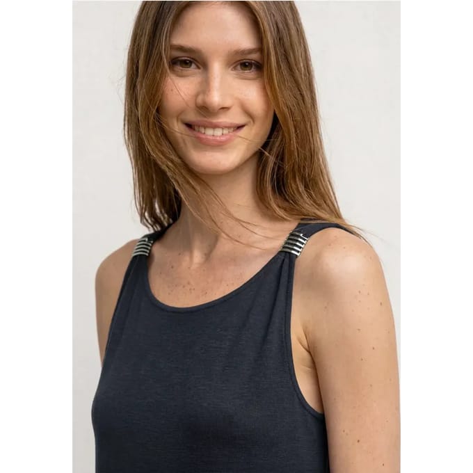 Top met boothals en schouderdetail